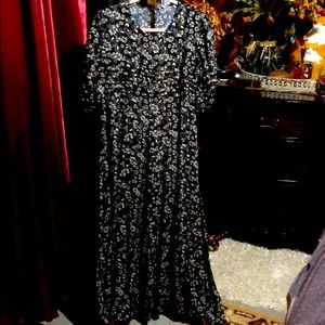 Free people  New !!!!! black midi dress floral￼